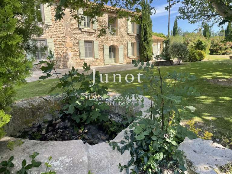Maison Saint-Martin-de-Crau - 452m²
