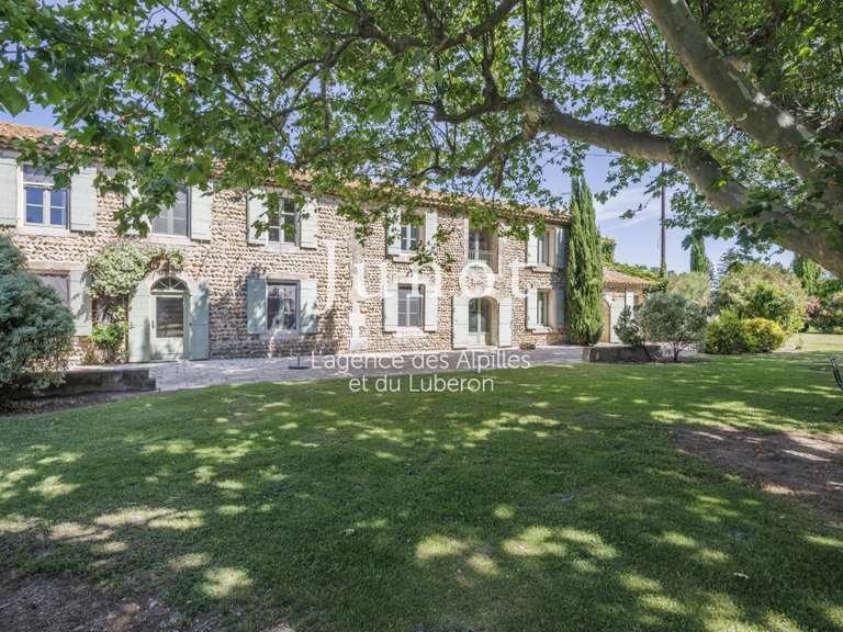 Maison Saint-Martin-de-Crau - 452m²