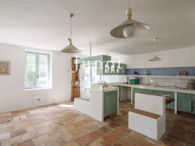 Maison Saint-Martin-de-Crau - 452m²