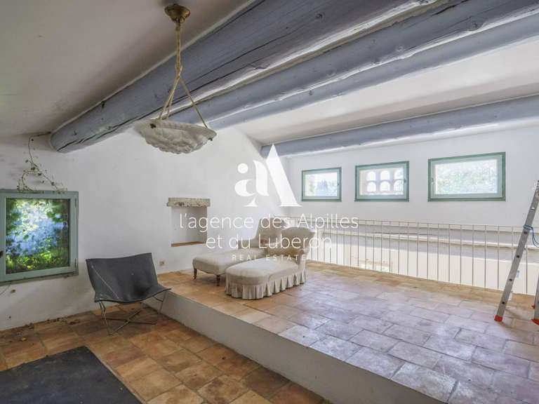 Maison Saint-Martin-de-Crau - 452m²