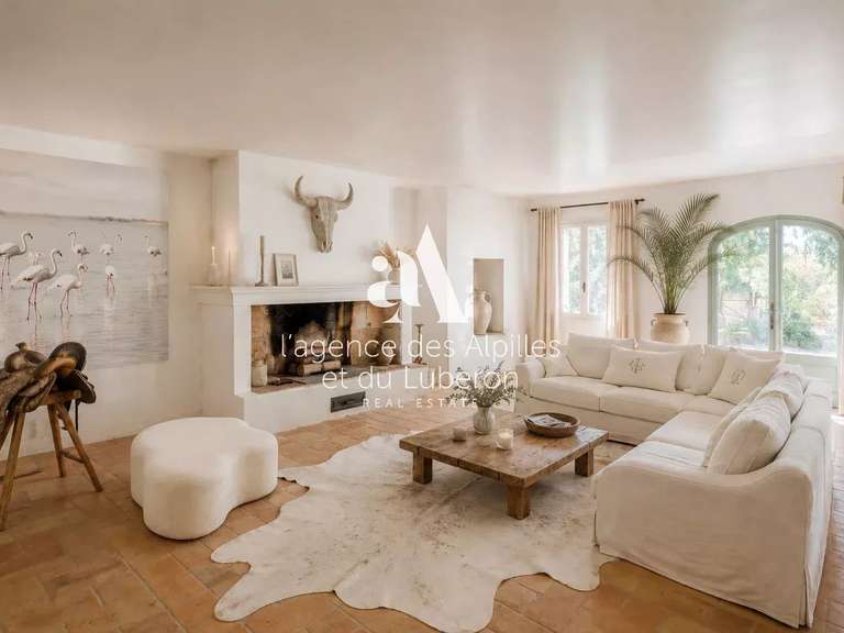 Maison Saint-Martin-de-Crau - 452m²