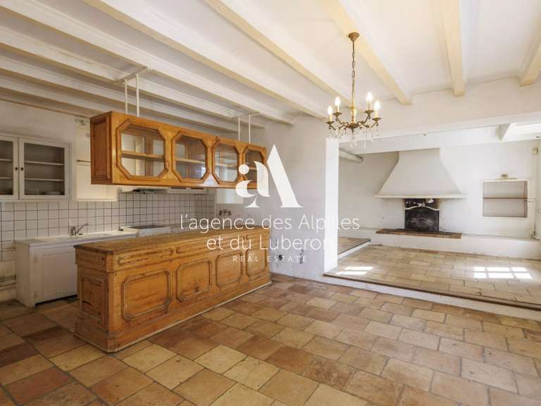 Maison Saint-Martin-de-Crau - 452m²