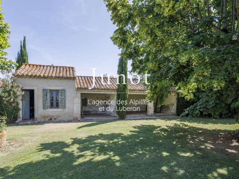 Maison Saint-Martin-de-Crau - 452m²