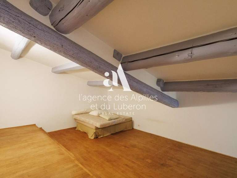 Maison Saint-Martin-de-Crau - 452m²