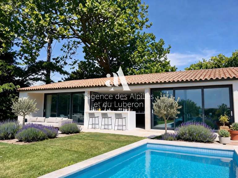 Maison Saint-Martin-de-Crau - 452m²