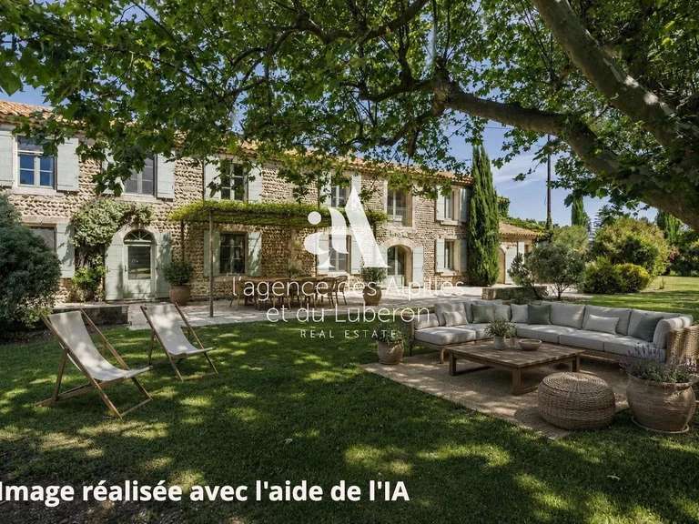 Maison Saint-Martin-de-Crau - 452m²