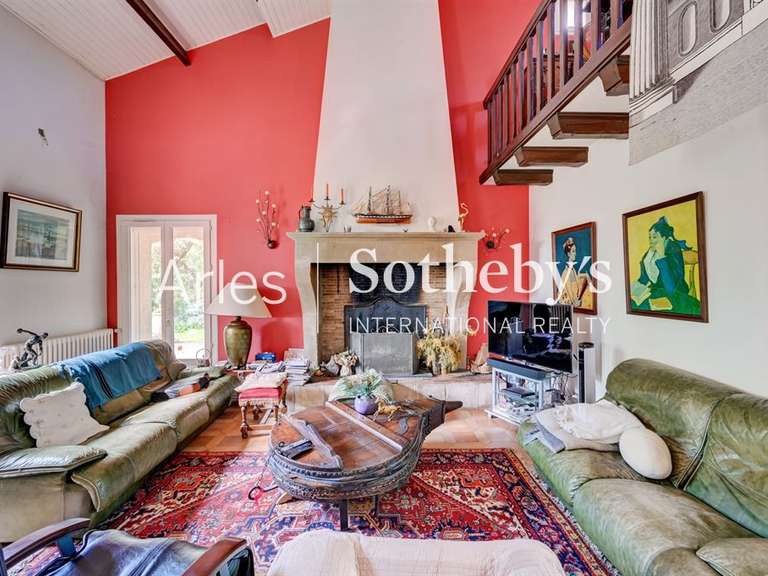 House Saint-Martin-de-Crau - 5 bedrooms - 330m²