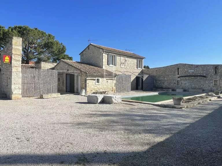 Maison Saint-Martin-de-Crau - 3 chambres - 238m²
