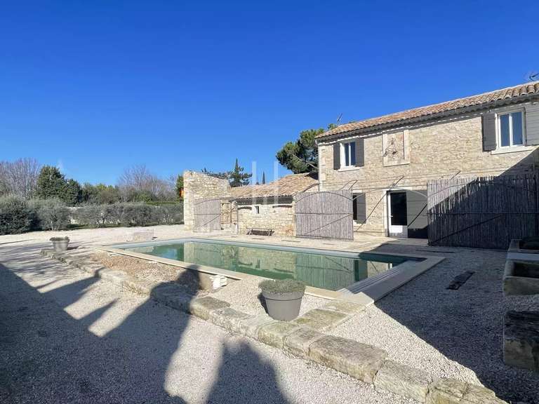 Maison Saint-Martin-de-Crau - 3 chambres - 238m²