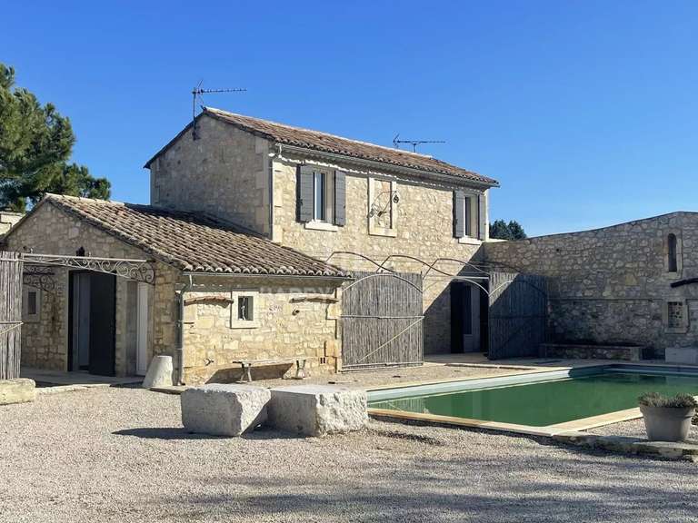 Maison Saint-Martin-de-Crau - 3 chambres - 238m²