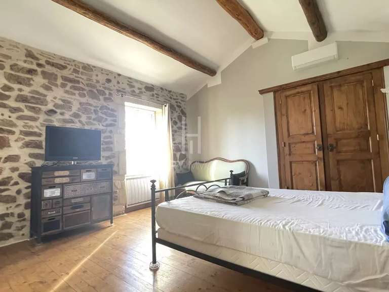 Maison Saint-Martin-de-Crau - 3 chambres - 238m²