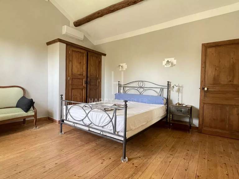 Maison Saint-Martin-de-Crau - 3 chambres - 238m²