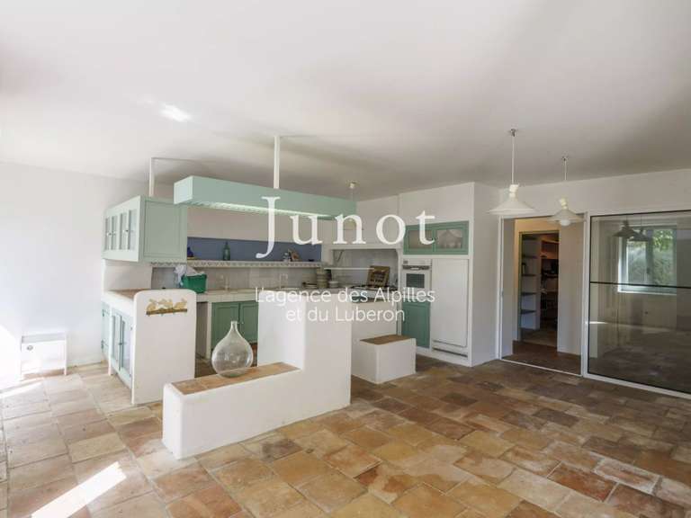 Maison Saint-Martin-de-Crau - 452m²