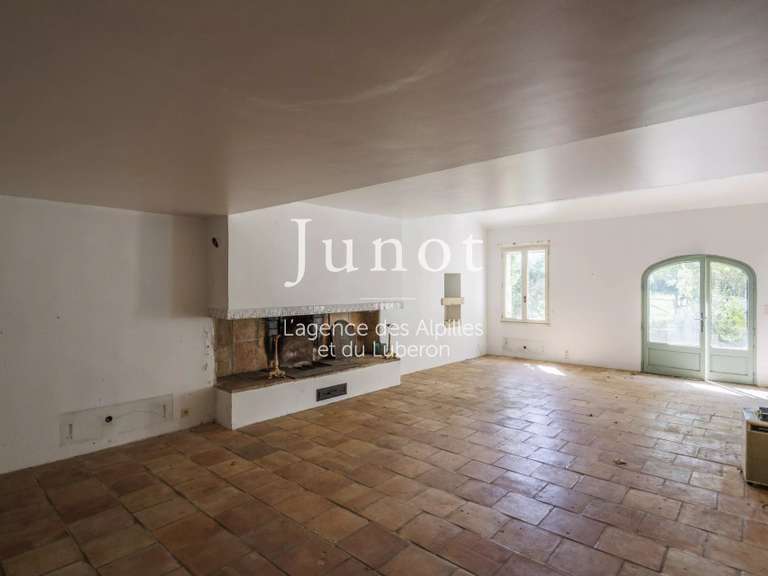 Maison Saint-Martin-de-Crau - 452m²