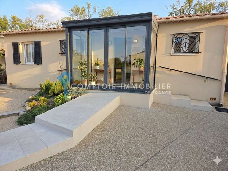 Villa Saint-Martin-de-Crau - 3 chambres - 90m²