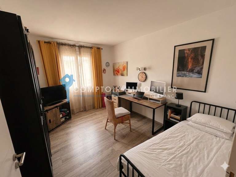 Villa Saint-Martin-de-Crau - 3 chambres - 90m²