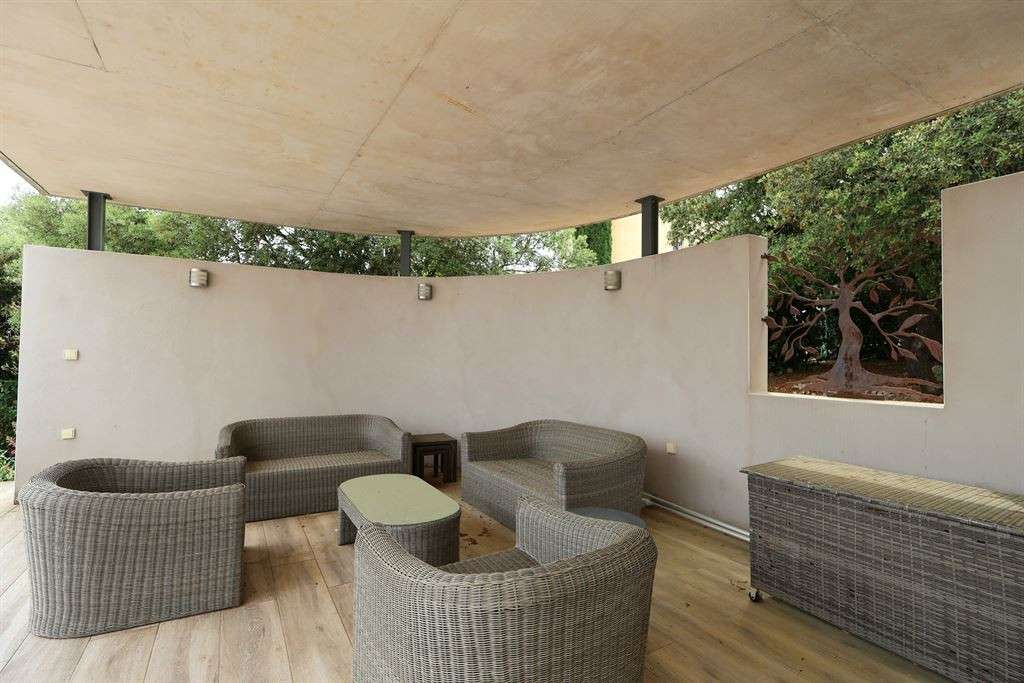 House Saint-Martin-de-Londres
