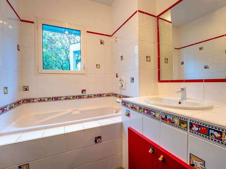 House Saint-Martin-de-Londres - 5 bedrooms - 324m²
