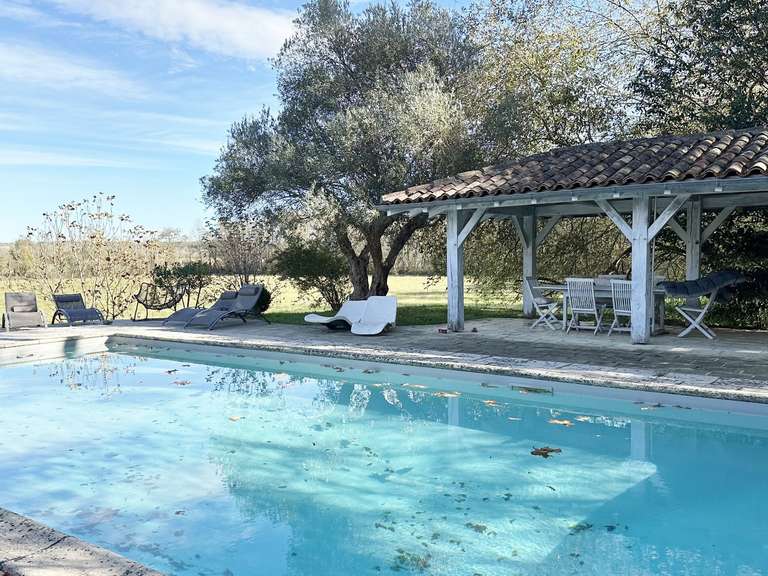 Bien atypique Saint-Martin-de-Seignanx - 8 chambres - 292m²