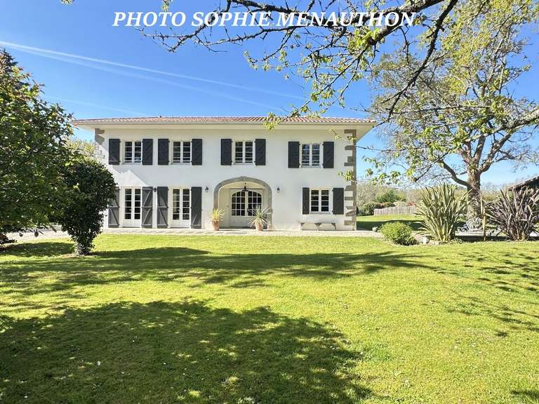 Maison Saint-Martin-de-Seignanx - 4 chambres - 205m²