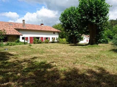 Maison Saint-Martin-de-Seignanx - 9 chambres - 377m²