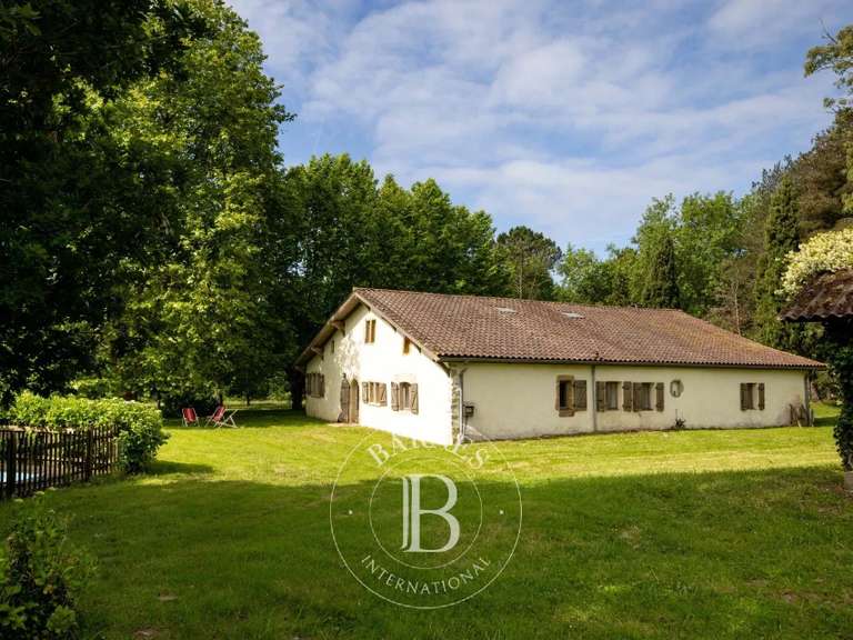 House Saint-Martin-de-Seignanx - 6 bedrooms - 301m²