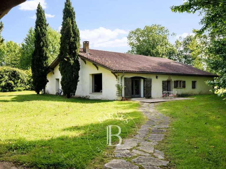 Maison Saint-Martin-de-Seignanx - 6 chambres - 301m²