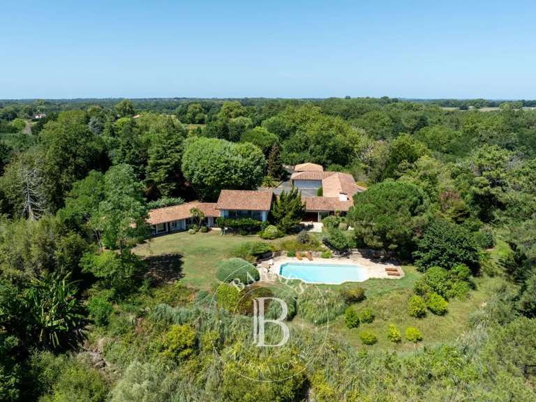 Maison Saint-Martin-de-Seignanx - 6 chambres - 748m²