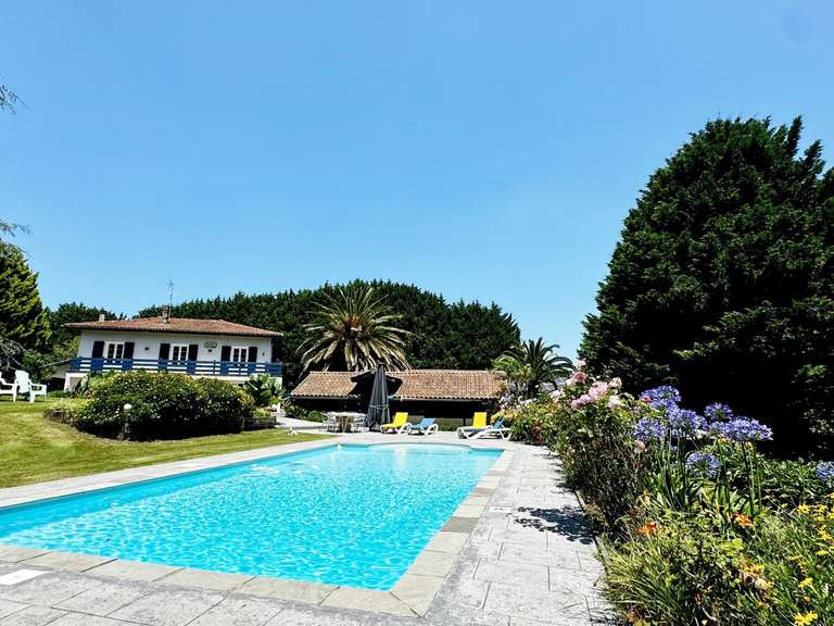 Propriété Saint-Martin-de-Seignanx - 4 chambres - 223m²