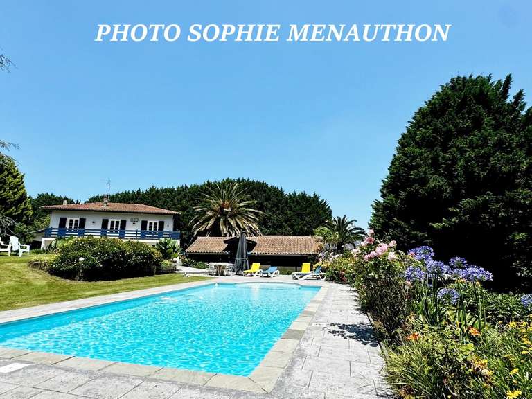 Propriété Saint-Martin-de-Seignanx - 4 chambres - 223m²