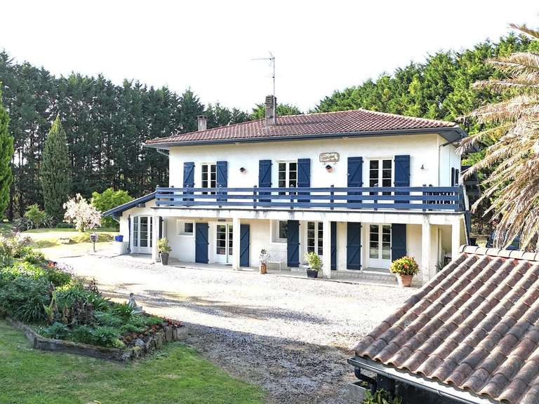 Propriété Saint-Martin-de-Seignanx - 4 chambres - 223m²