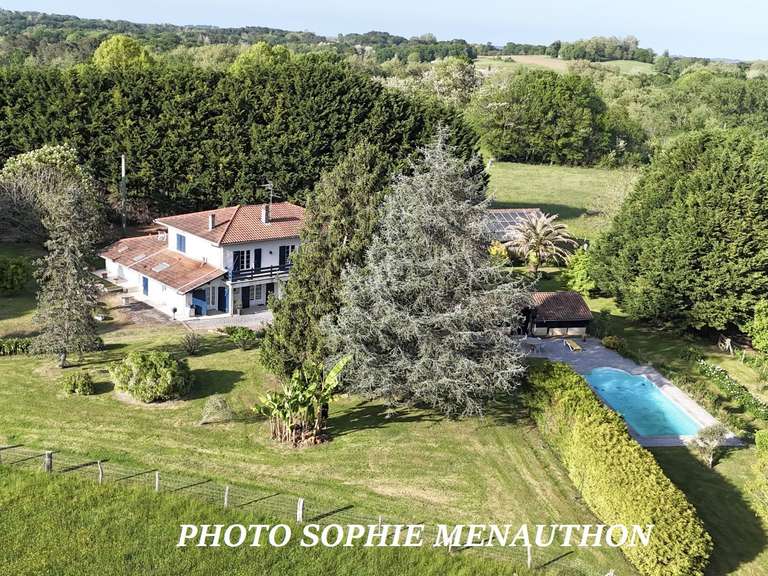 Propriété Saint-Martin-de-Seignanx - 4 chambres - 223m²