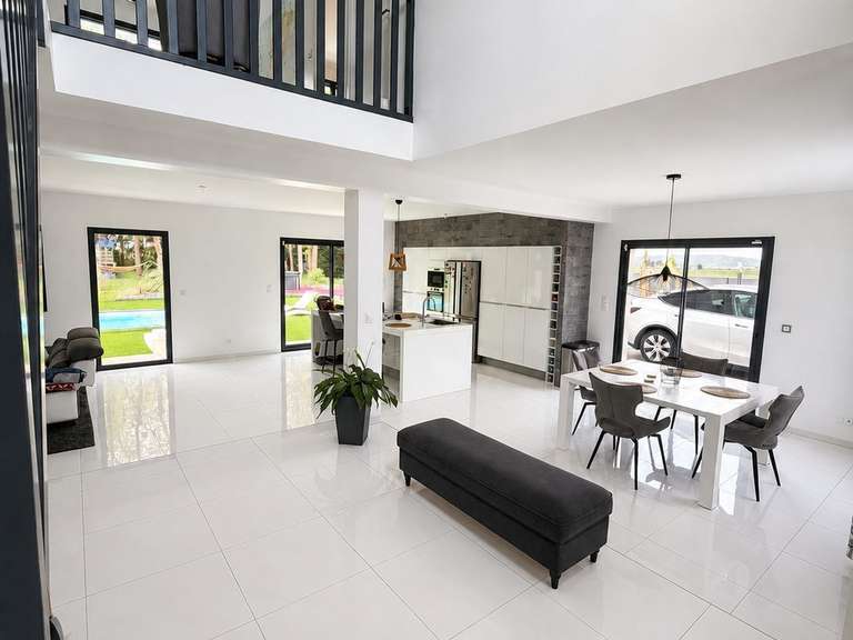 Maison Saint-Martin-Longueau - 3 chambres - 175m²