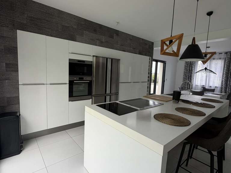 Maison Saint-Martin-Longueau - 3 chambres - 175m²