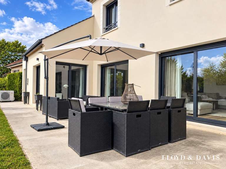 Maison Saint-Martin-Longueau - 5 chambres - 201m²