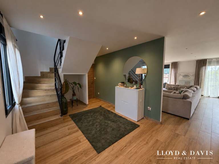 Maison Saint-Martin-Longueau - 5 chambres - 201m²