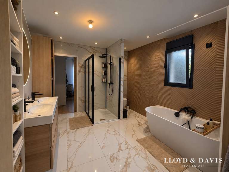 Maison Saint-Martin-Longueau - 5 chambres - 201m²