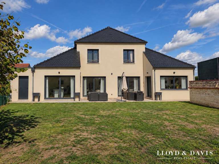 Maison Saint-Martin-Longueau - 5 chambres - 201m²