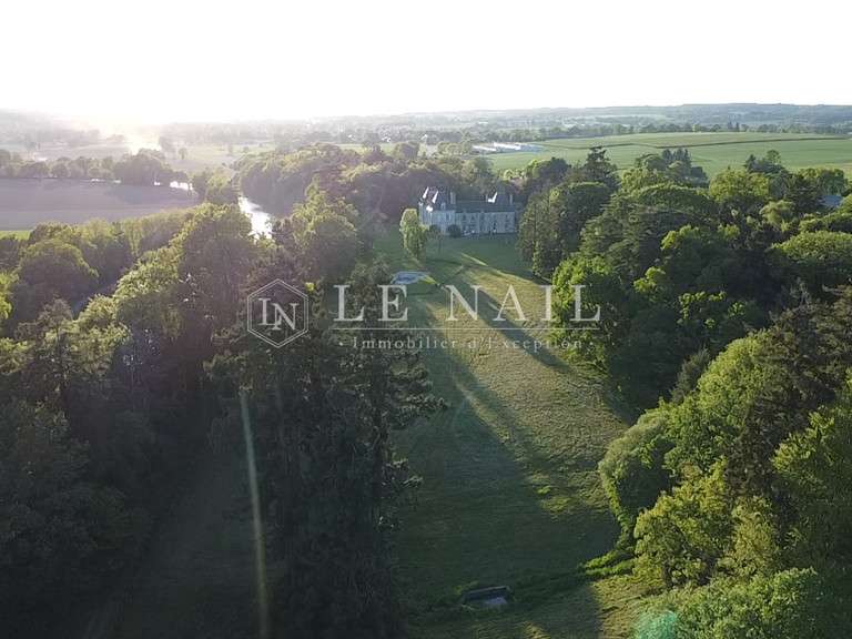 Château Saint-Martin-sur-Oust - 21 chambres - 820m²