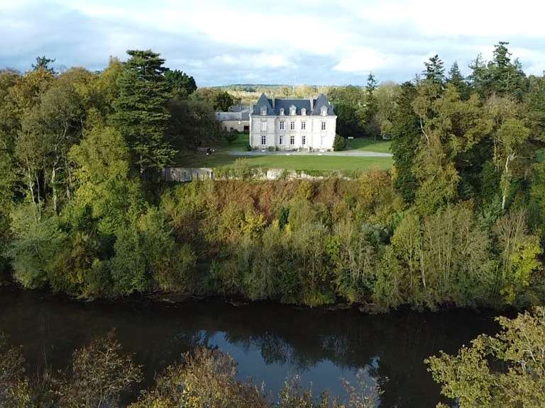 Castle Saint-Martin-sur-Oust - 21 bedrooms - 820m²