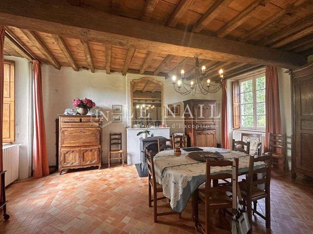 Manor Saint-Martin-sur-Oust