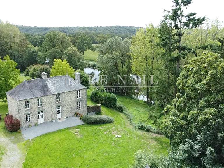 Manor Saint-Martin-sur-Oust - 4 bedrooms - 170m²