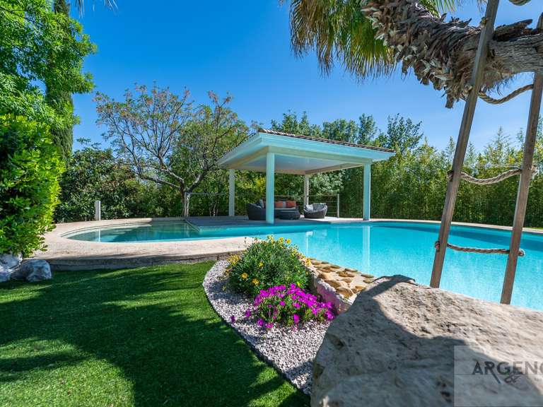 Maison Saint-Mathieu-de-Tréviers - 6 chambres - 275m²