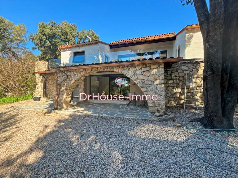 Villa Saint-Mathieu-de-Tréviers - 4 chambres - 235m²