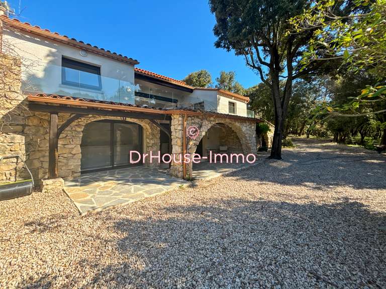 Villa Saint-Mathieu-de-Tréviers - 4 chambres - 235m²