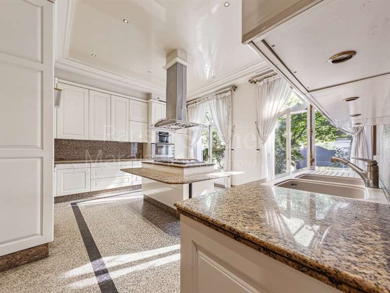 Maison Saint-Maur-des-Fossés - 6 chambres - 1000m²