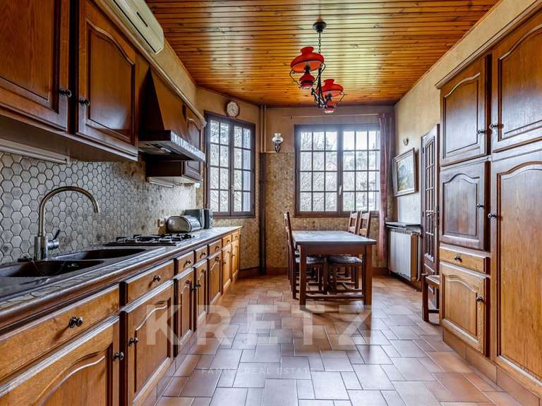 Maison Saint-Maur-des-Fossés - 6 chambres - 304m²