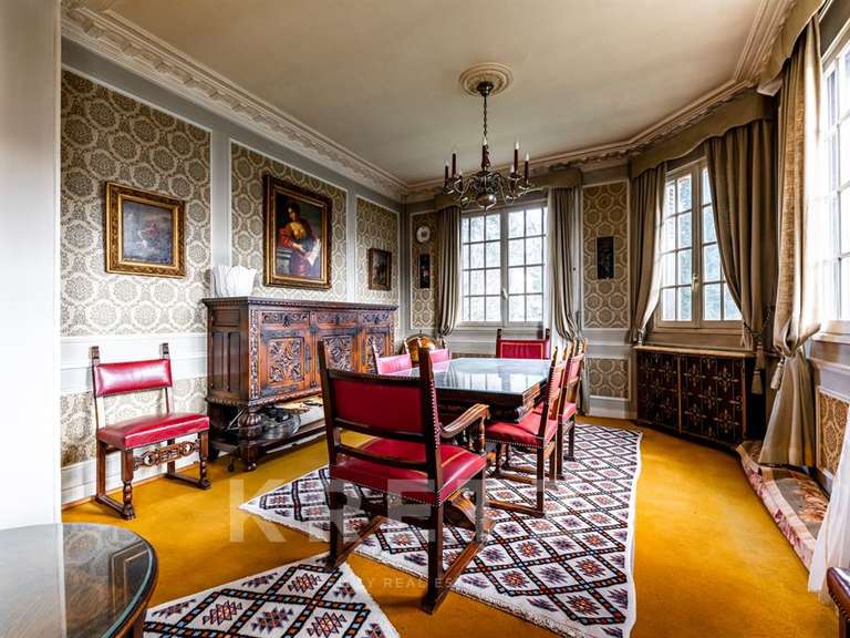 Maison Saint-Maur-des-Fossés - 6 chambres - 304m²