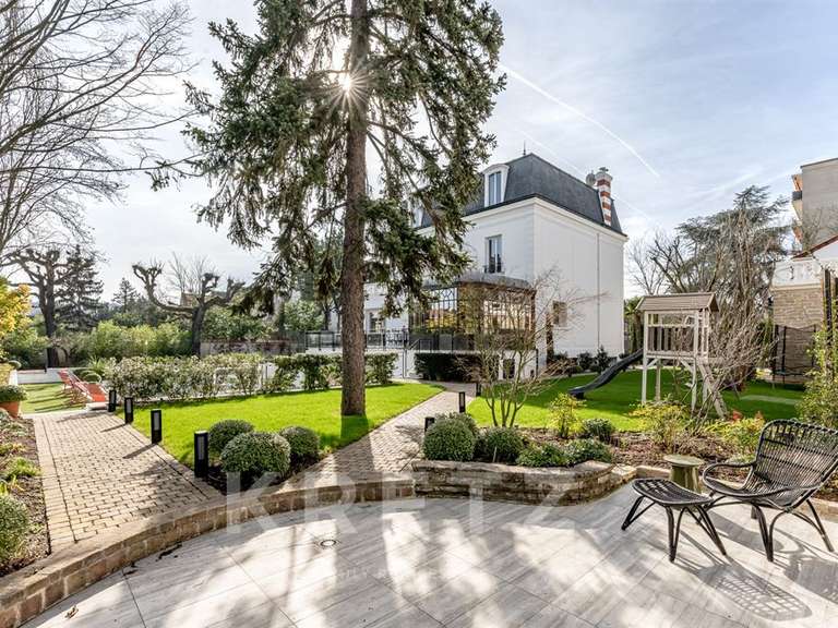 Maison Saint-Maur-des-Fossés - 10 chambres - 568m²