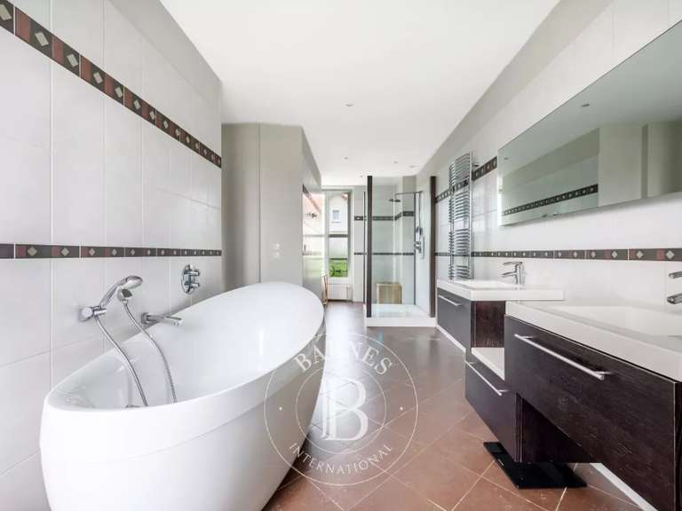 House Saint-Maur-des-Fossés - 5 bedrooms - 220m²